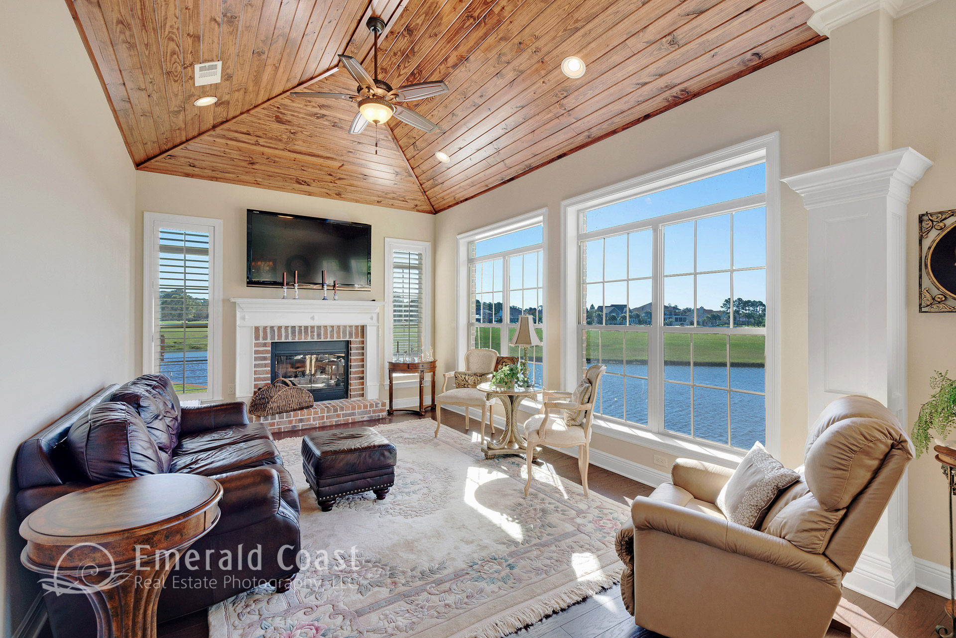 waterfront Living room